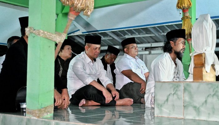 Bupati Arif Sugiyanto Ziarah ke Makam Para Pendahulunya untuk Peringati Hari Jadi Kebumen ke-395