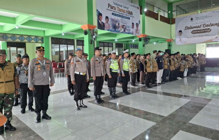 Tugas Pengamanan 95 Kloter Calhaj Berakhir, 270 Personil Satgas PPIH Embarkasi Solo Dibubarkan