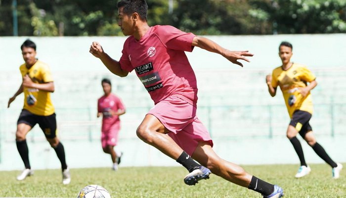 Asah Feeling Ball Jelang Putaran Kedua BRI Liga 1, Arema FC Menangi Sesi Latihan Bersama Lawan Tim Lokal