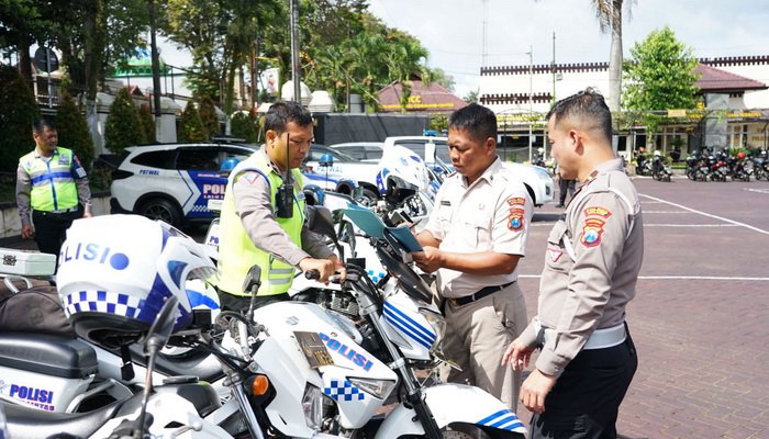 Polres Malang Cek Ranmor Dinas Satlantas Menjelang Operasi Ketupat Semeru 2023
