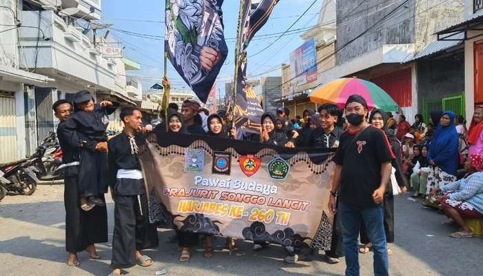 PSHT Cabang Situbondo Tampil Dalam Pawai Budaya Hari Jadi Besuki ke 260 Tahun