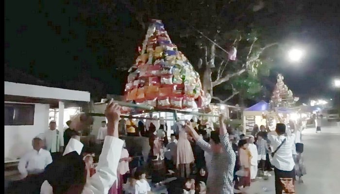 Kirab Santri dan Rebutan Tumpeng Kumpul JAGOan, Warnai Peringatan Maulid Nabi Muhammad SAW, Warga Njago, Kecamatan Tumpang