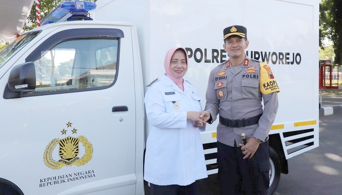 Apel Gelar Pasukan, Bupati Purworejo Yuli Hastuti Serahkan Mobil Dalmas