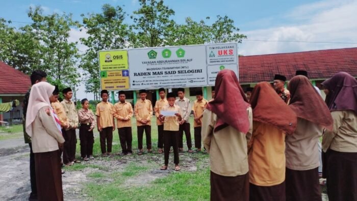Siswa dan GTK MTs Raden Mas Said Wonogiri Gelar Doa Bersama