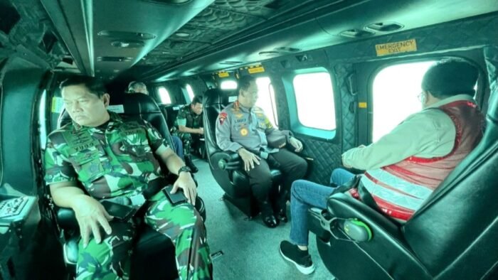 Kapolri dan Panglima TNI Naik Heli Pantau Arus Mudik 2023