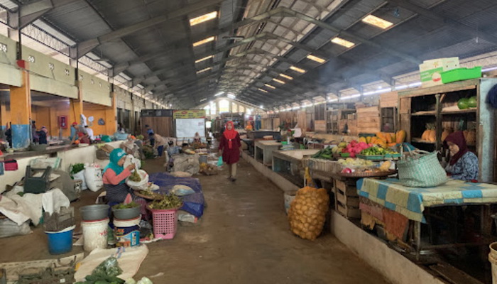 Harga Daging Ayam dan Telur di Pasar Boyolali Kota Masih Tinggi