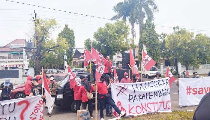 Aksi Solidaritas GMNI Jepara Kawal Putusan MK