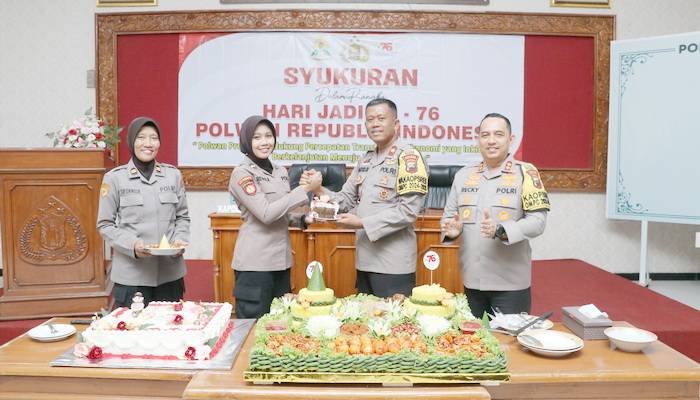 HUT Polwan ke 76, Kapolres Kebumen: Polwan Harus Bisa Jadi Polisi Berintegritas, Serta Jadi Istri dan Ibu Ketika di Rumah