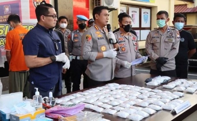 2 Bandar Narkoba Diringkus Polisi di Makassar, Barang Bukti Senilai Rp10 Miliar Diamankan