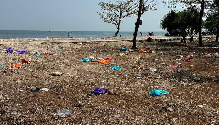 Festival Lampion di Pantai Bandengan Jepara Sisakan Masalah Sampah